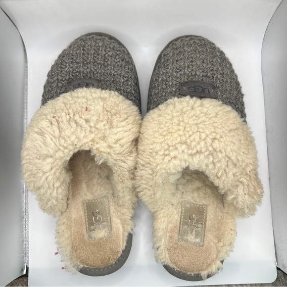 Women’s UGG Cozy Slippers Size 7 - Picture 6 of 10